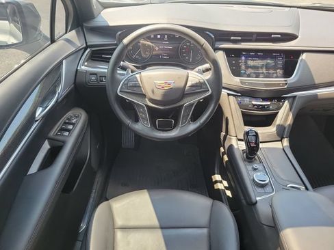 Certified 2024 Cadillac XT5 Sportv w/ Technology Package AWD/4WD image 9