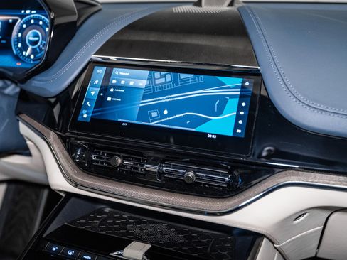 Used 2025 Aston Martin DBX 707 image 27