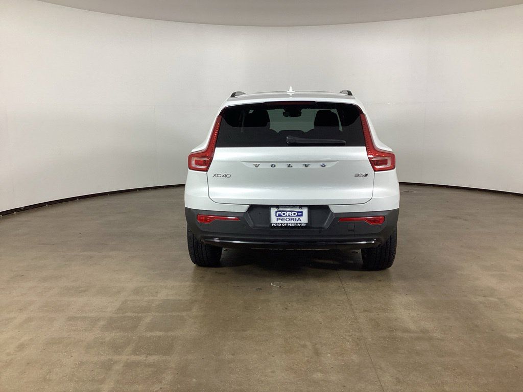 Used 2024 Volvo XC40 B5 Plus w/ Protection Package Premier AWD/4WD image 6