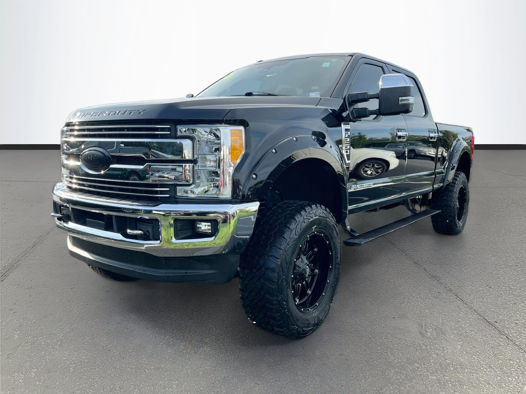 Used 2017 Ford F250 Lariat w/ Lariat Ultimate Package AWD/4WD image 3