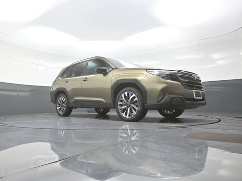 New 2026 Subaru Forester Touring AWD/4WD image 9
