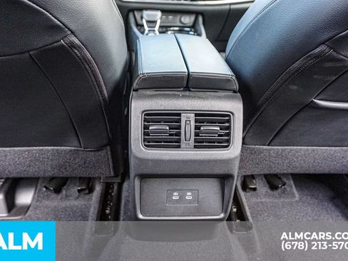 Used 2024 Nissan Rogue SL FWD image 31