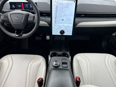 Used 2021 Ford Mustang Mach-E Premium image 13