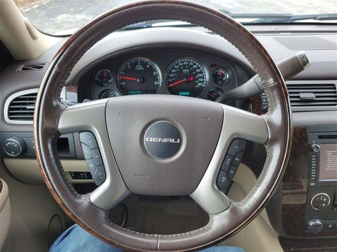 Used 2014 GMC Yukon Denali image 17