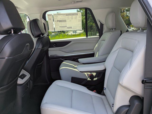 New 2026 Lincoln Navigator L Premier AWD/4WD image 14
