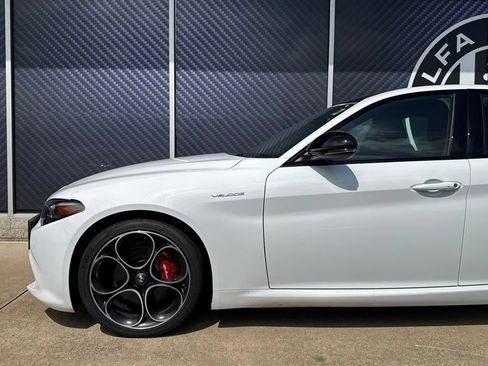 Used 2023 Alfa Romeo Giulia Veloce AWD/4WD image 16