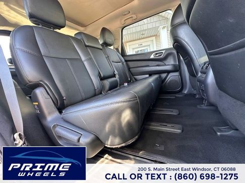 Used 2015 Nissan Pathfinder Platinum w/ Cargo Package image 15