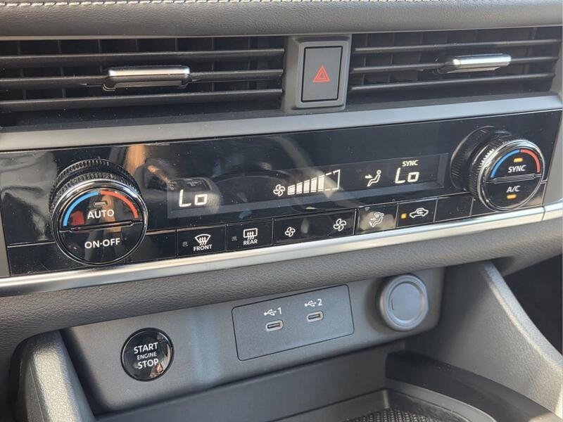 Used 2024 Nissan Rogue SV FWD image 26