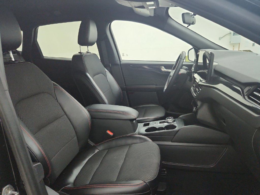 Used 2024 Ford Escape ST-Line w/ Tech Pack #1 AWD/4WD image 35