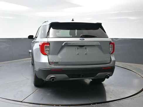 Used 2022 Ford Explorer Limited w/ Equipment Group 301A AWD/4WD image 13