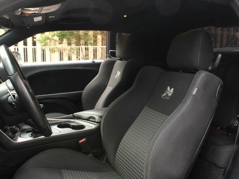 Used 2018 Dodge Challenger R/T Scat Pack RWD image 17