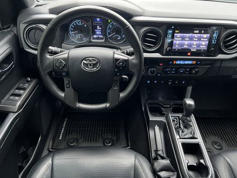 Used 2018 Toyota Tacoma TRD Off-Road image 34