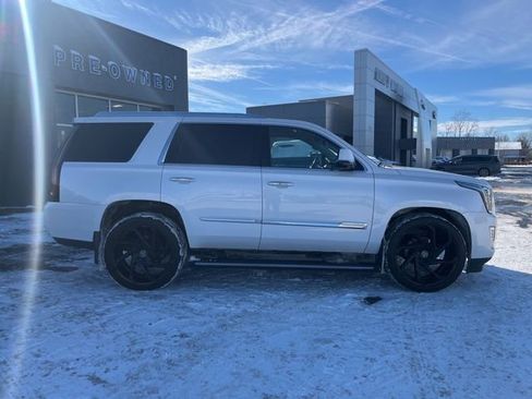 Used 2016 Cadillac Escalade Premium image 5