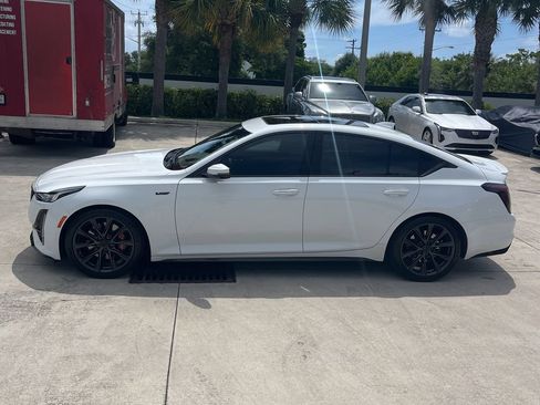 Used 2020 Cadillac CT5 V w/ Premium Package RWD image 2