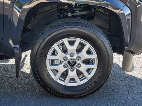 Certified 2025 Toyota Tacoma SR5 image 12
