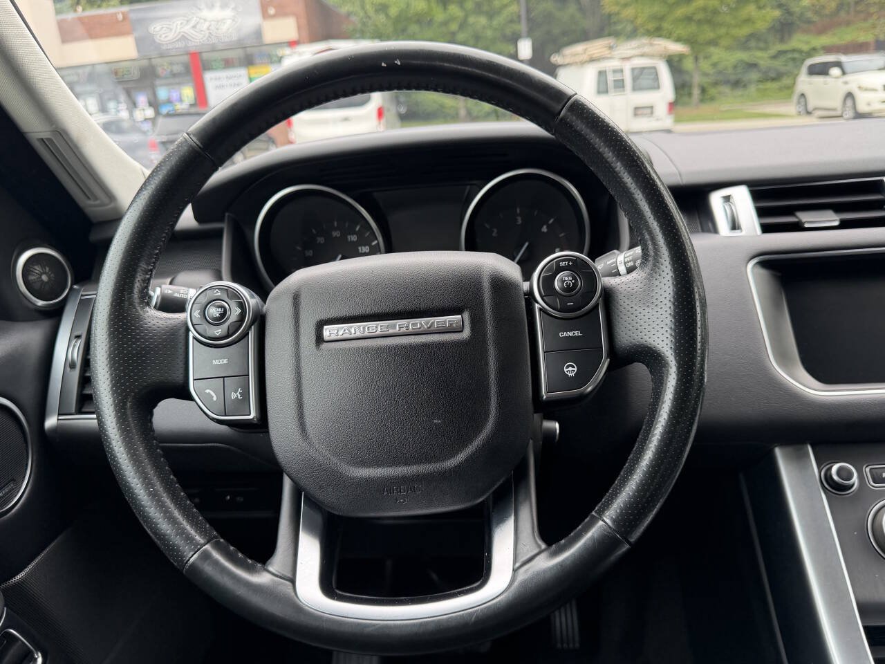 Used 2017 Land Rover Range Rover Sport SE AWD/4WD image 12