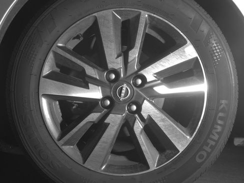 Used 2025 Nissan Versa SV image 12