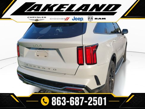 Used 2022 Kia Sorento SX AWD/4WD image 4