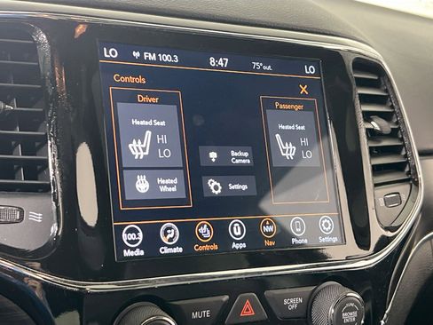 Used 2022 Jeep Grand Cherokee Limited image 19