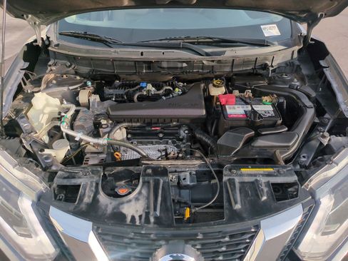 Used 2017 Nissan Rogue SV image 34