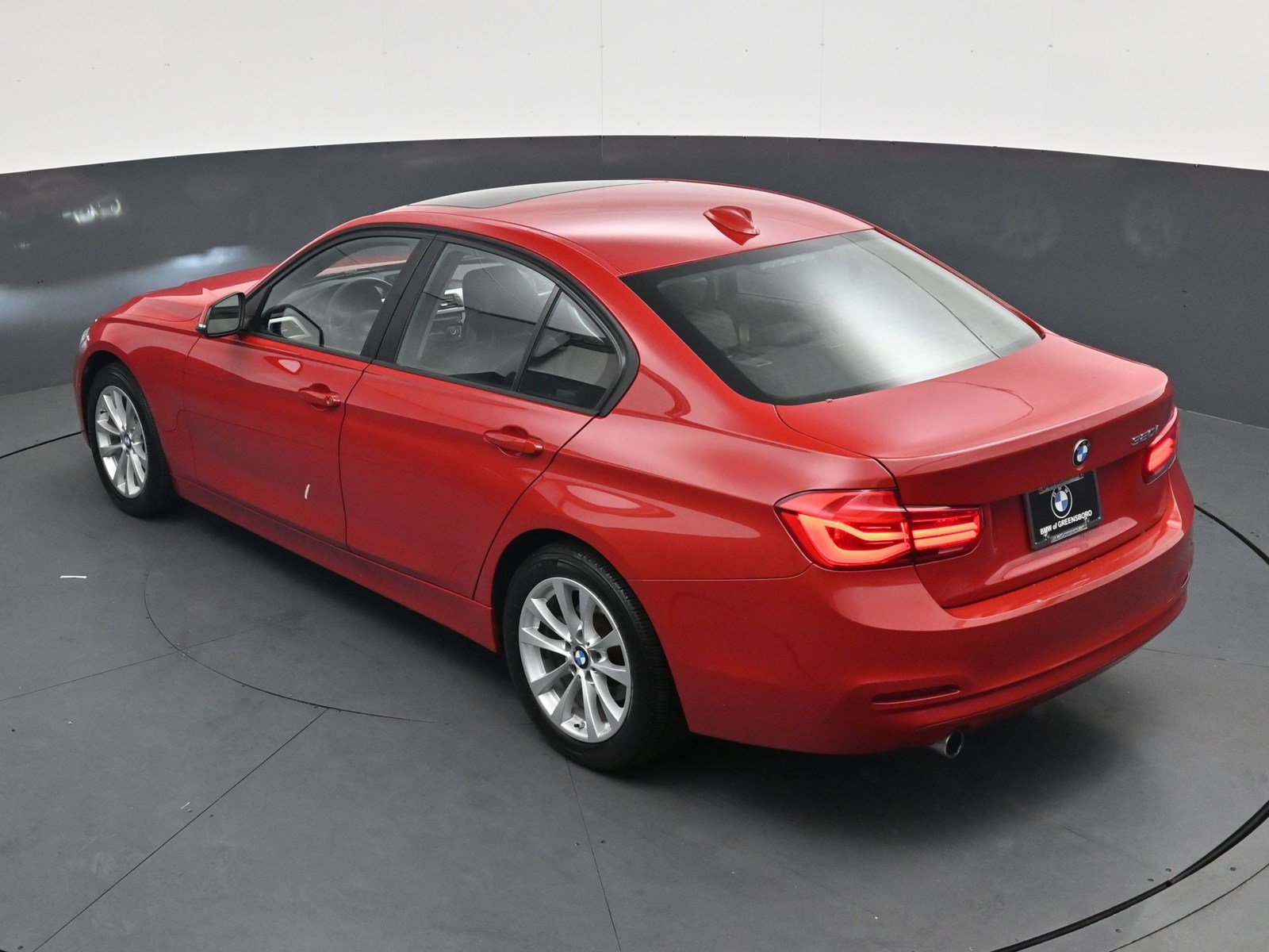 Used 2018 BMW 320i Sedan w/ Convenience Package RWD image 23