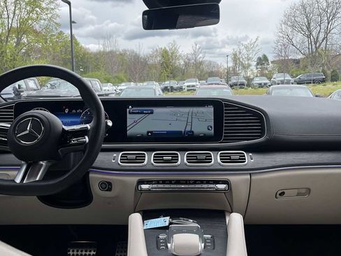 Certified 2025 Mercedes-Benz GLS 450 4MATIC image 28