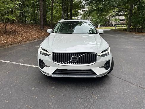 Used 2022 Volvo XC60 B5 Inscription w/ Advanced Package FWD image 2
