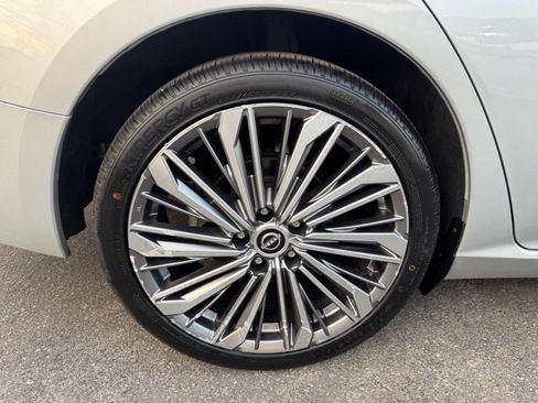 Used 2023 Nissan Altima 2.5 SL image 18