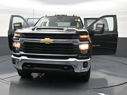 Used 2024 Chevrolet Silverado 2500 LT AWD/4WD image 26