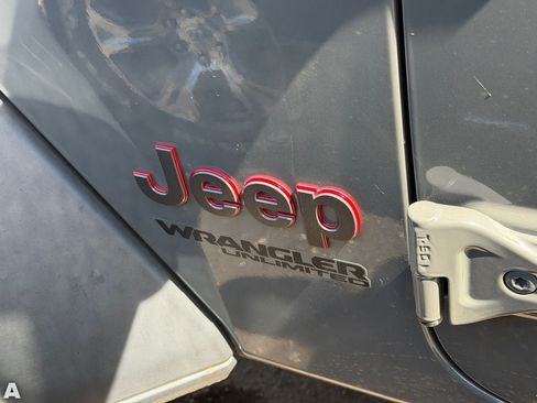 Used 2019 Jeep Wrangler Unlimited Rubicon w/ Steel Bumper Group AWD/4WD image 7