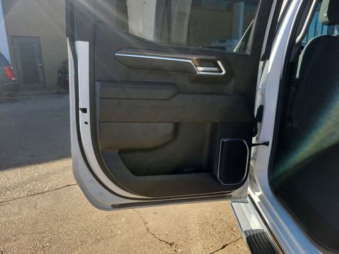 Used 2025 Chevrolet Silverado 1500 LT AWD/4WD image 9