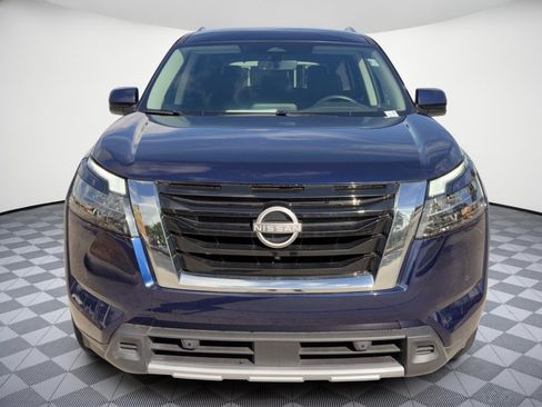 Used 2025 Nissan Pathfinder SL AWD/4WD image 6