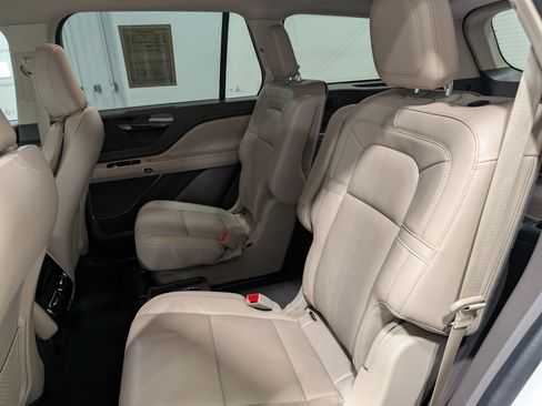 Used 2022 Lincoln Aviator Reserve w/ Elements Package Plus AWD/4WD image 15