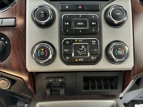 Used 2015 Ford F250 Lariat AWD/4WD image 15