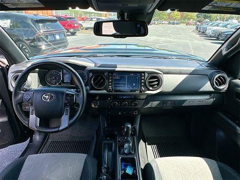 Used 2023 Toyota Tacoma TRD Sport image 3