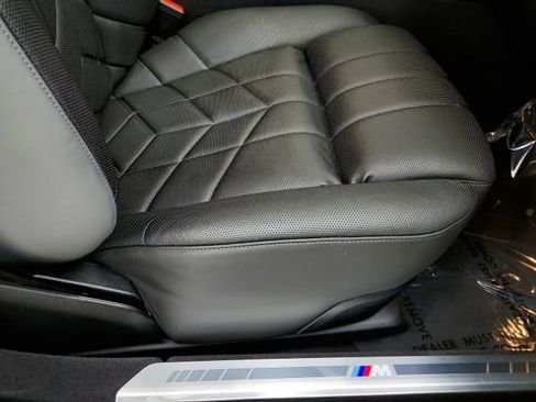 Used 2025 BMW i7 xDrive60 w/ Executive Package RWD image 37