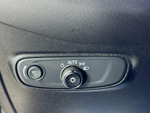 Used 2019 Chevrolet Equinox LT image 12