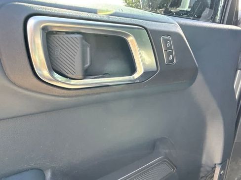 Used 2024 Ford Bronco Outer Banks AWD/4WD image 16