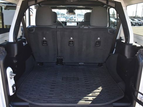 Used 2024 Jeep Wrangler Sport S image 16