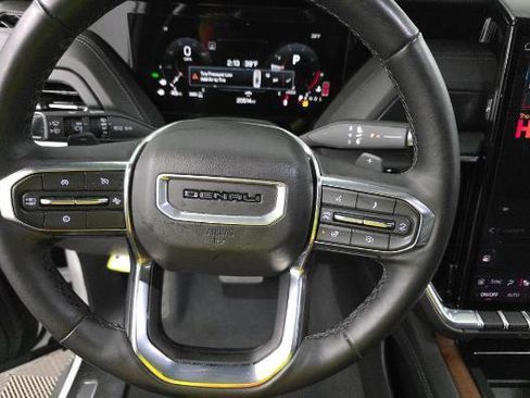 Used 2025 GMC Yukon Denali image 9