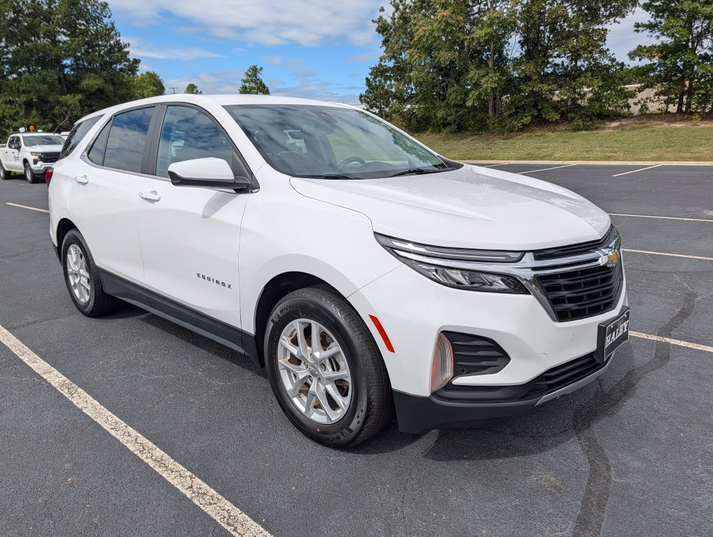 Used 2024 Chevrolet Equinox LT FWD image 1