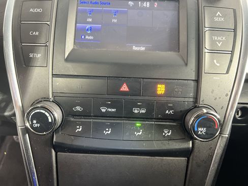 Used 2016 Toyota Camry SE FWD image 27