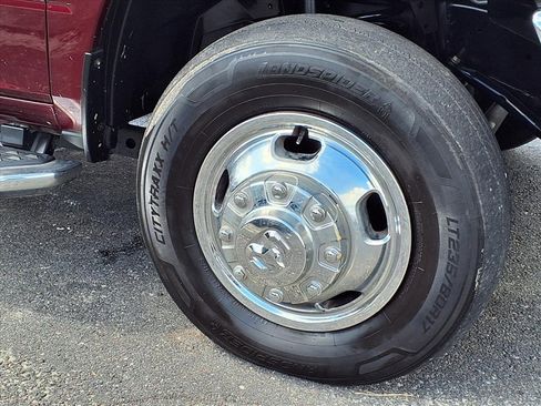 Used 2022 RAM 3500 Tradesman w/ Chrome Appearance Group image 9