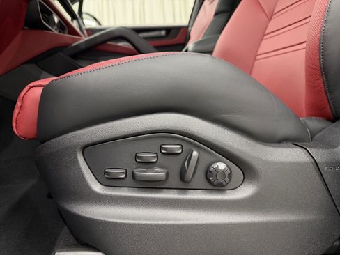New 2026 Porsche Cayenne GTS image 33
