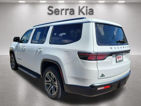 Used 2024 Jeep Wagoneer Series II w/ Flexible Seating Group AWD/4WD image 3