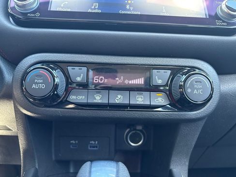 Used 2024 Nissan Kicks SR w/ SR Premium Package FWD image 19