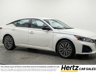 Used 2025 Nissan Altima 2.5 SV video 1