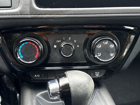 Used 2022 Honda HR-V LX image 23