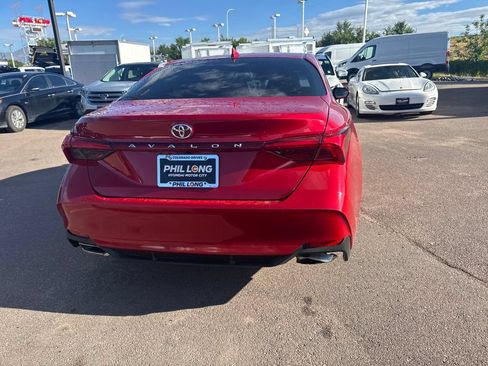 Used 2021 Toyota Avalon XLE w/ Moonroof Package FWD image 13