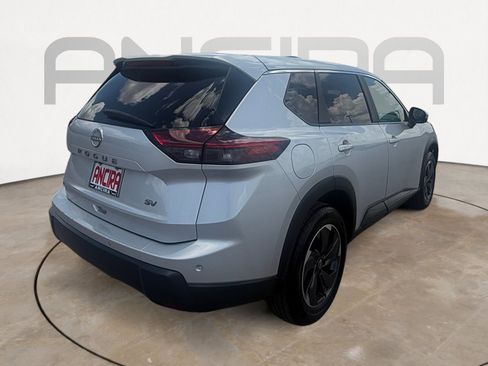 Used 2024 Nissan Rogue SV FWD image 11